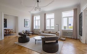 3 Bedroom Apartment In Lovely Area
